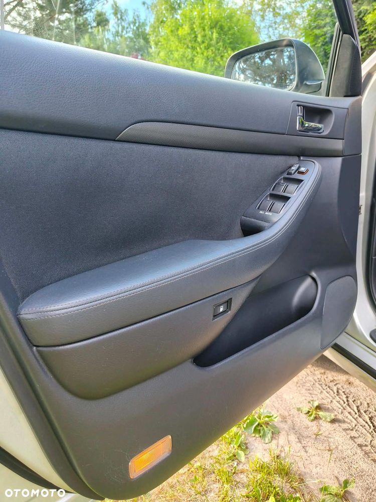 Toyota Avensis 1.8 VVT-i Combi - 11