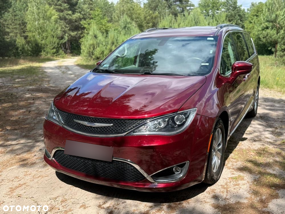 Chrysler Pacifica - 10