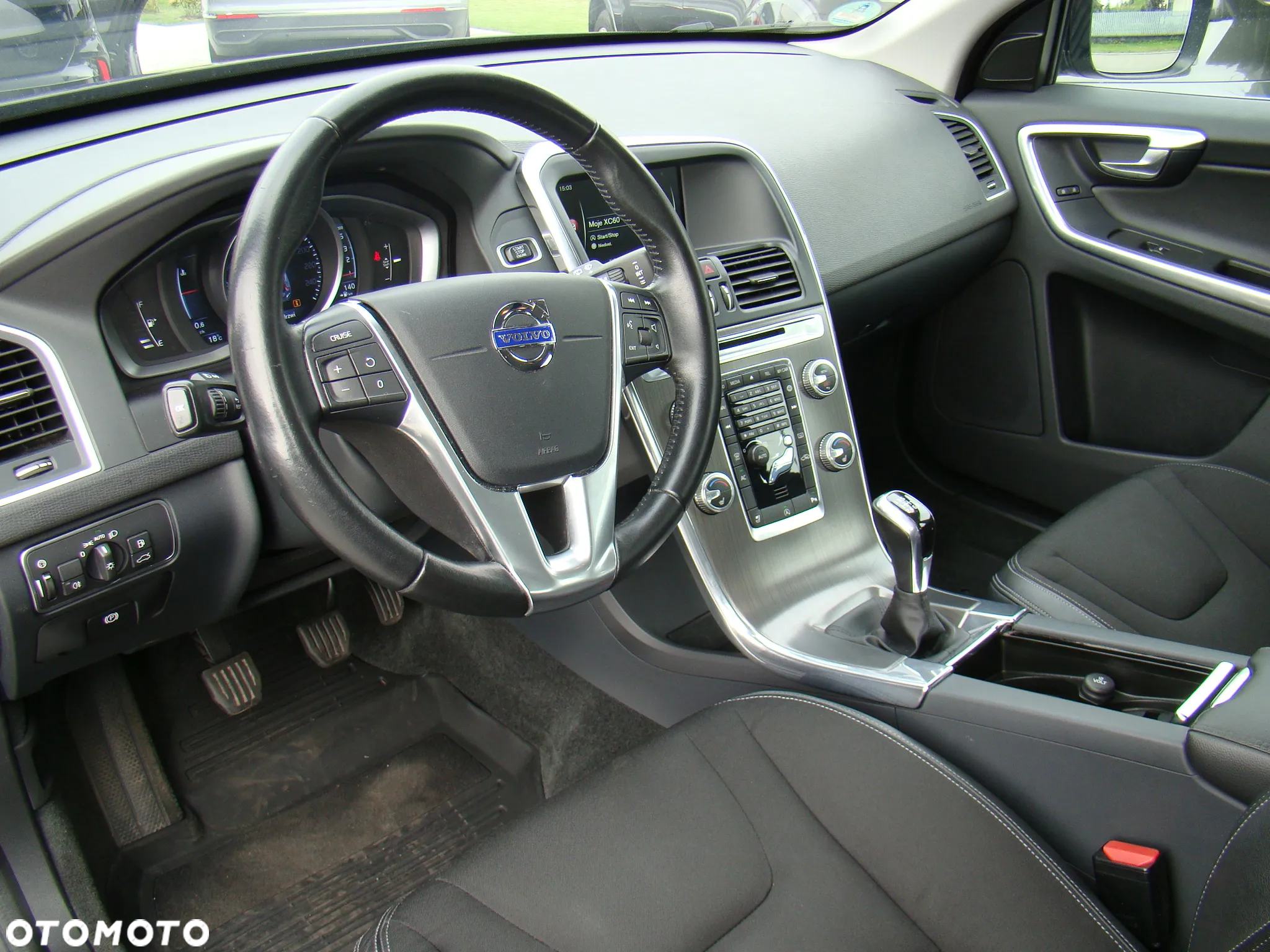 Volvo XC 60 D4 Momentum Pro - 27