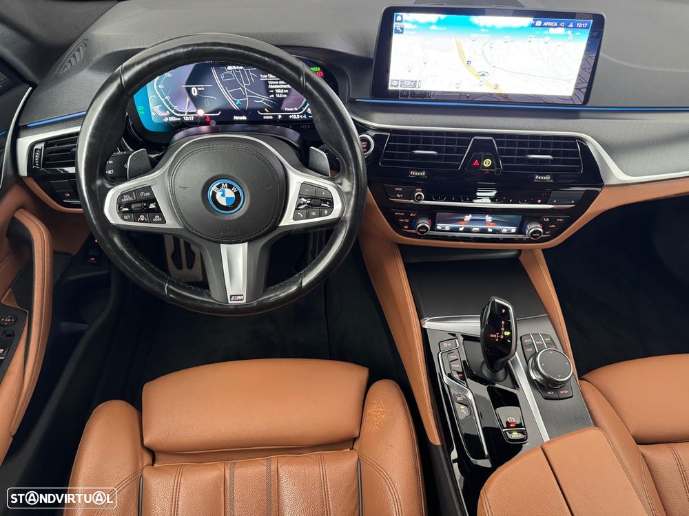 BMW 530 e Pack Desportivo M - 24