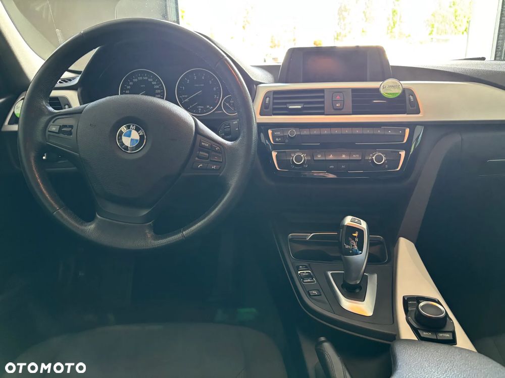 BMW Seria 3 318i - 18
