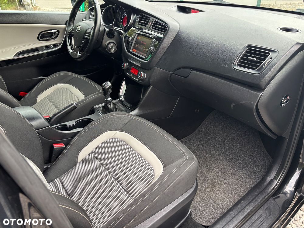 Kia Ceed 1.6 CRDi 128 Spirit - 9