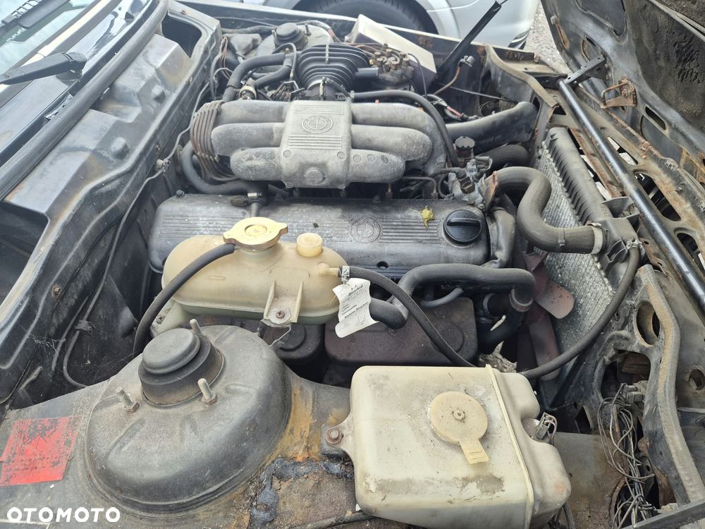 BMW Seria 3 323i - 12