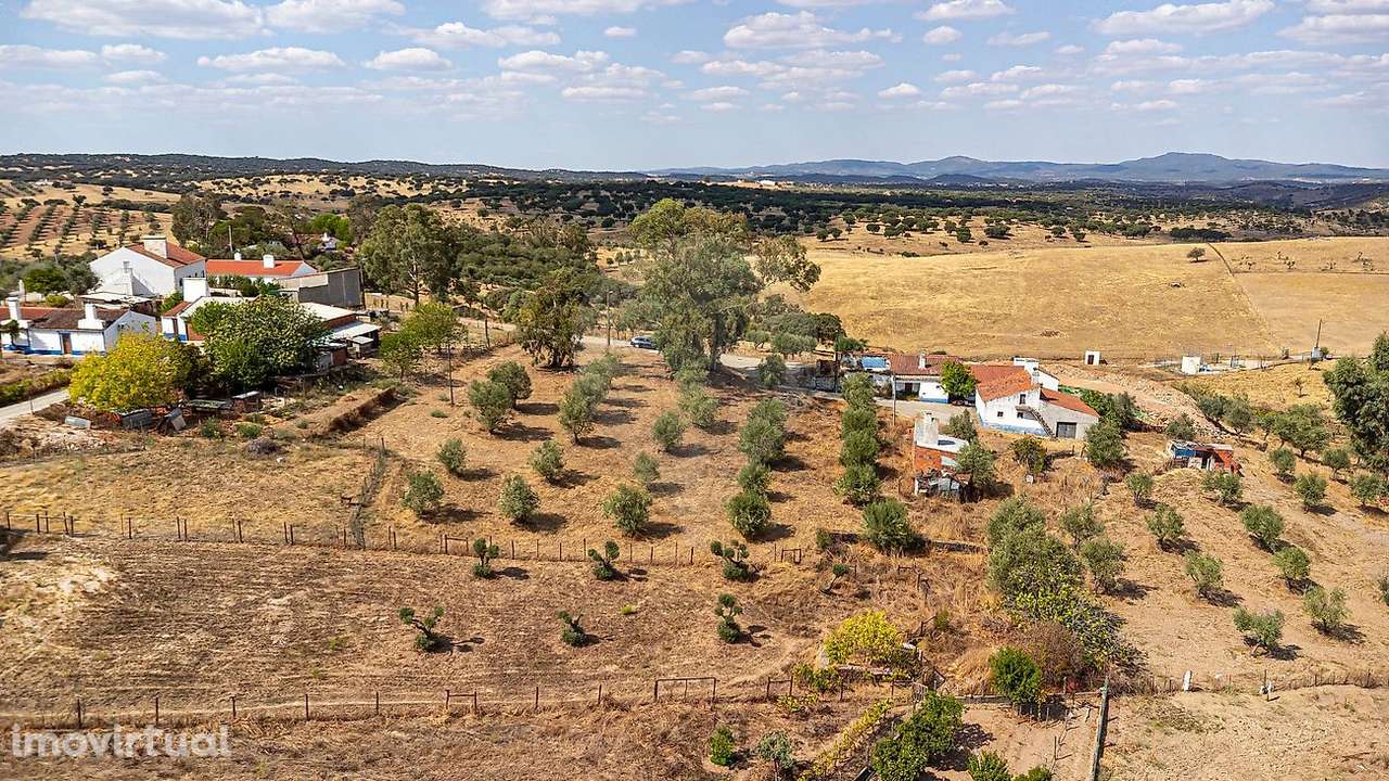 Moradia T2 para venda - Grande imagem: 2/25