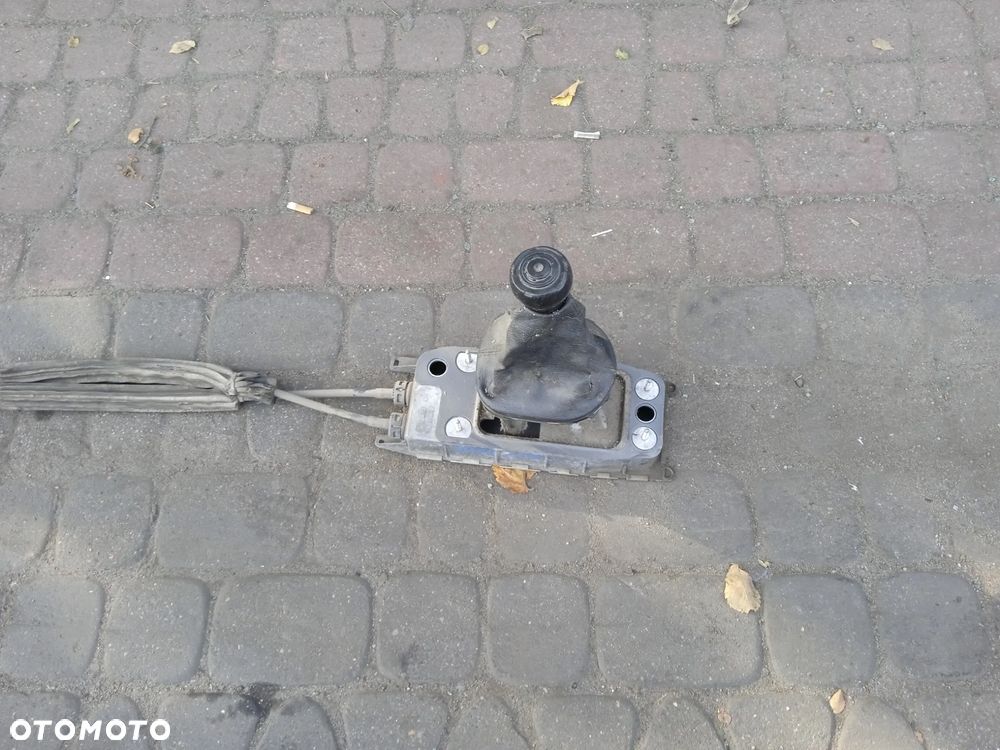 WYBIERAK Z LINKAMI VW CADDY TOURAN 04-15 1T0711049AD - 2
