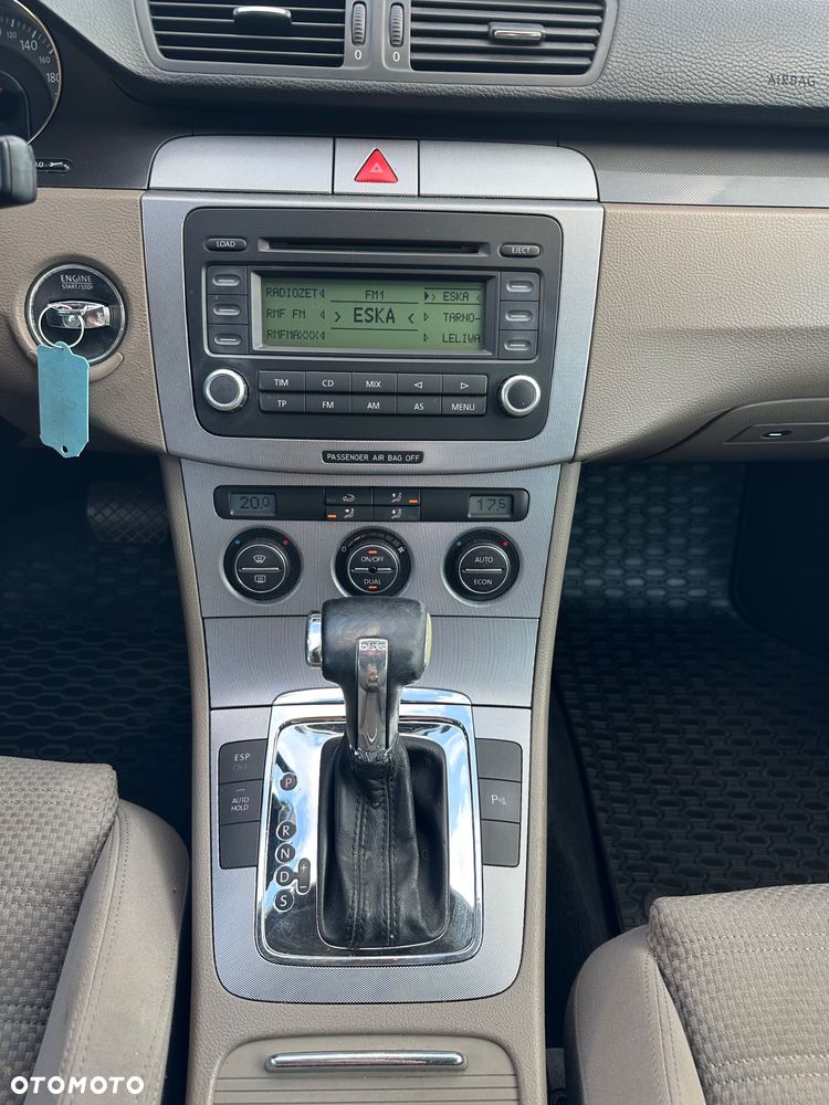 Volkswagen Passat 2.0 TDI DPF DSG Comfortline - 20