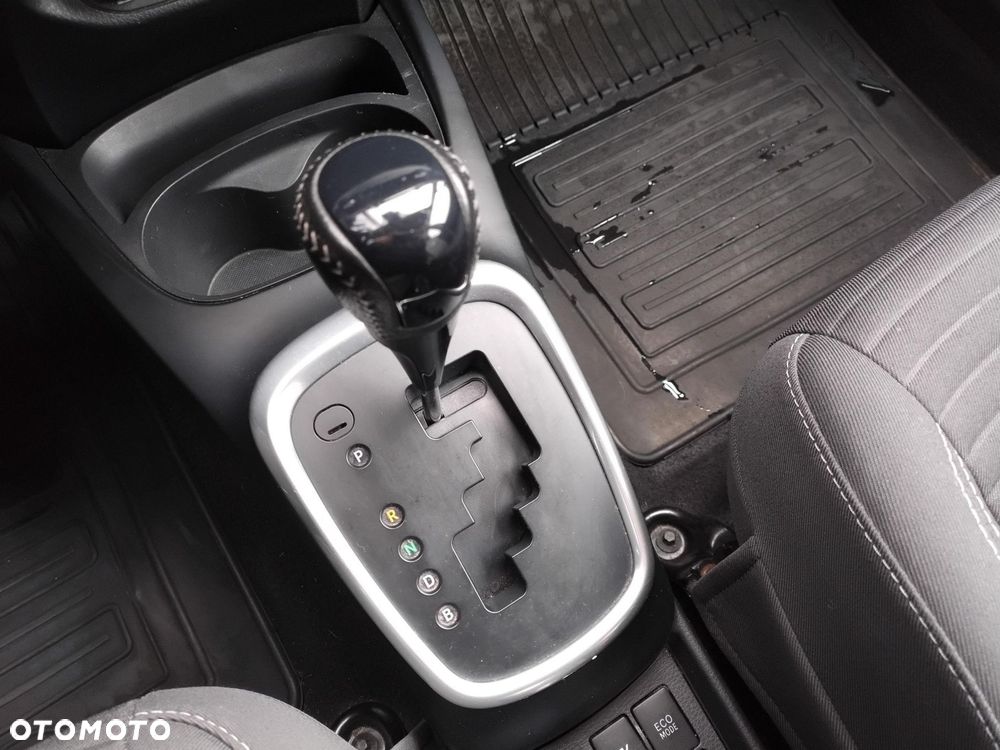 Toyota Yaris - 15