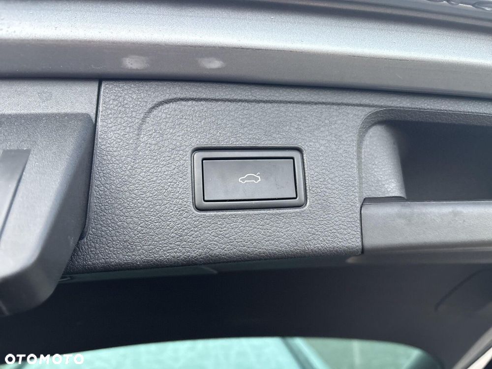 Volkswagen Passat - 30