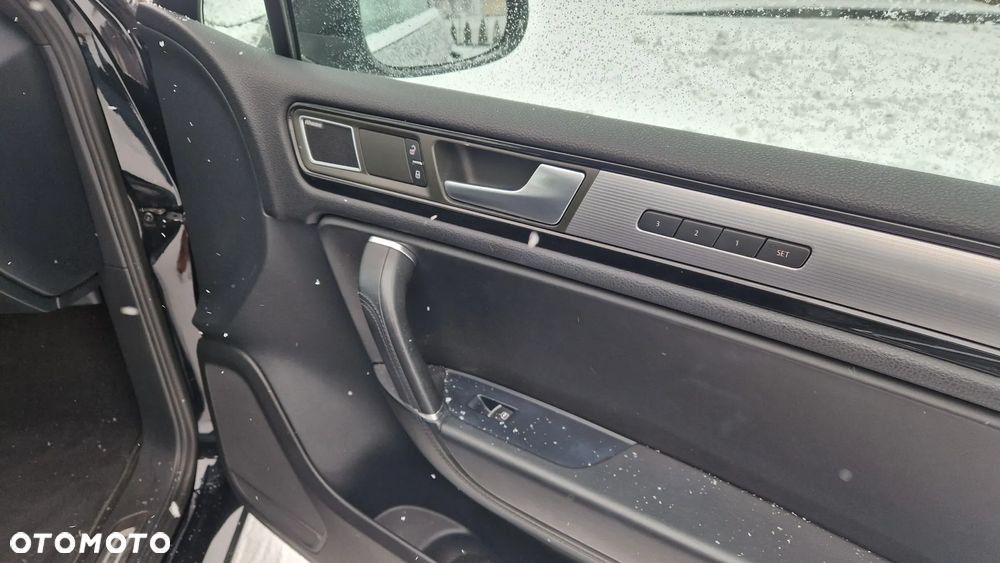 Volkswagen Touareg 4.2 V8 TDI DPF Automatik Exclusive - 36