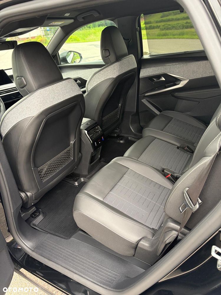 Peugeot E-5008 73kWh GT Exclusive - 27