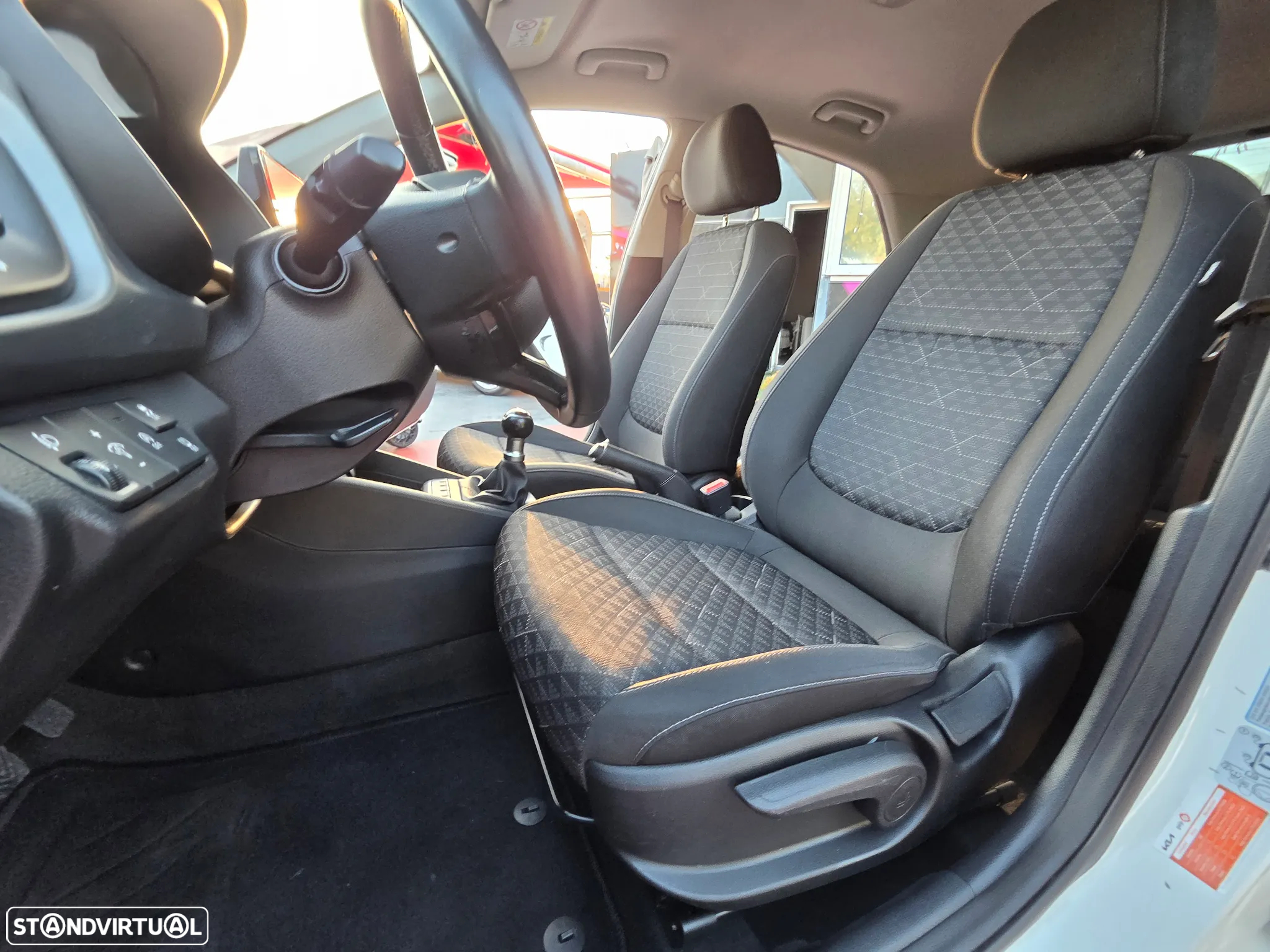 Kia Rio 1.2 CVVT Dynamic - 28