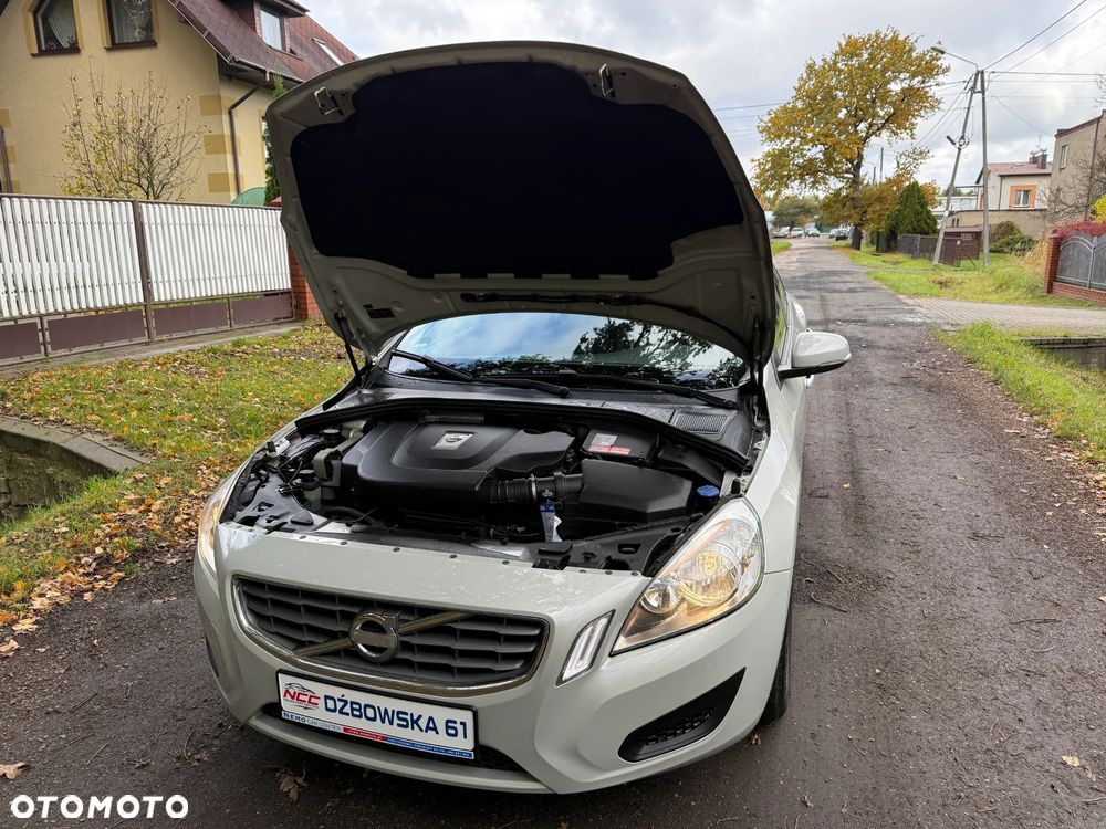 Volvo V60 D3 Momentum - 34