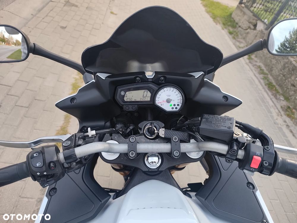 Yamaha FZ8 - 7
