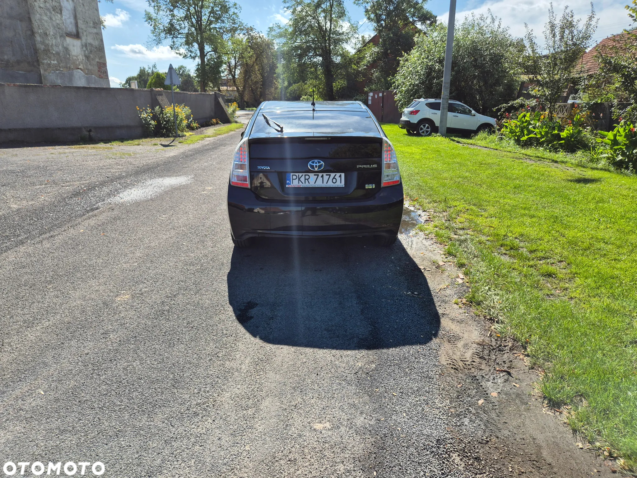 Toyota Prius (Hybrid) - 17