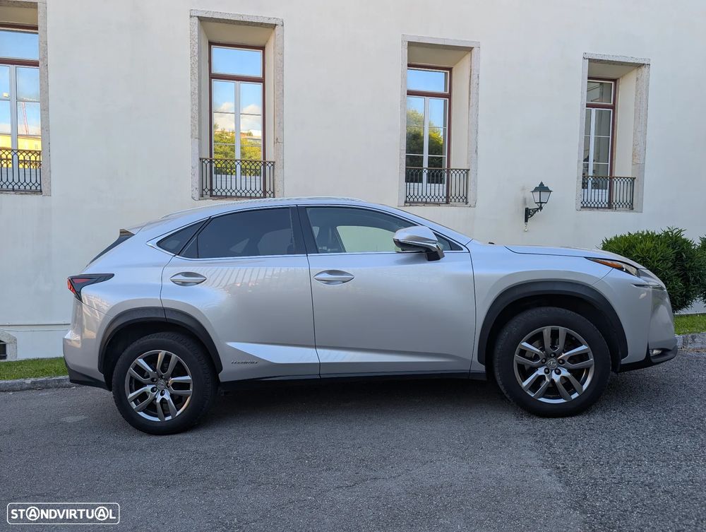 Lexus NX 300h Executive Plus - 4