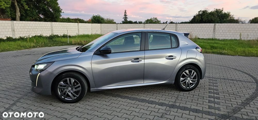 Peugeot 208 PureTech 100 EAT8 Allure - 4