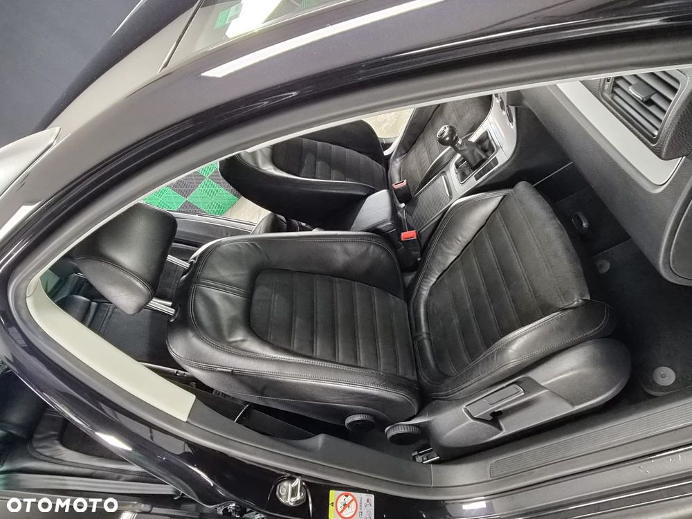Volkswagen Passat - 26