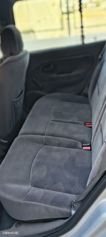 Renault Clio 1.4 RXE - 16