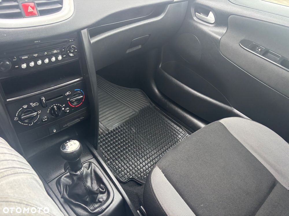 Peugeot 207 95 VTi Urban Move - 16