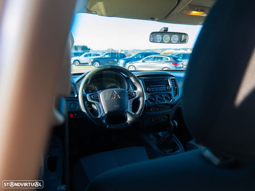 Mitsubishi L200 2.3 DI-D CD Invite 4WD - 22