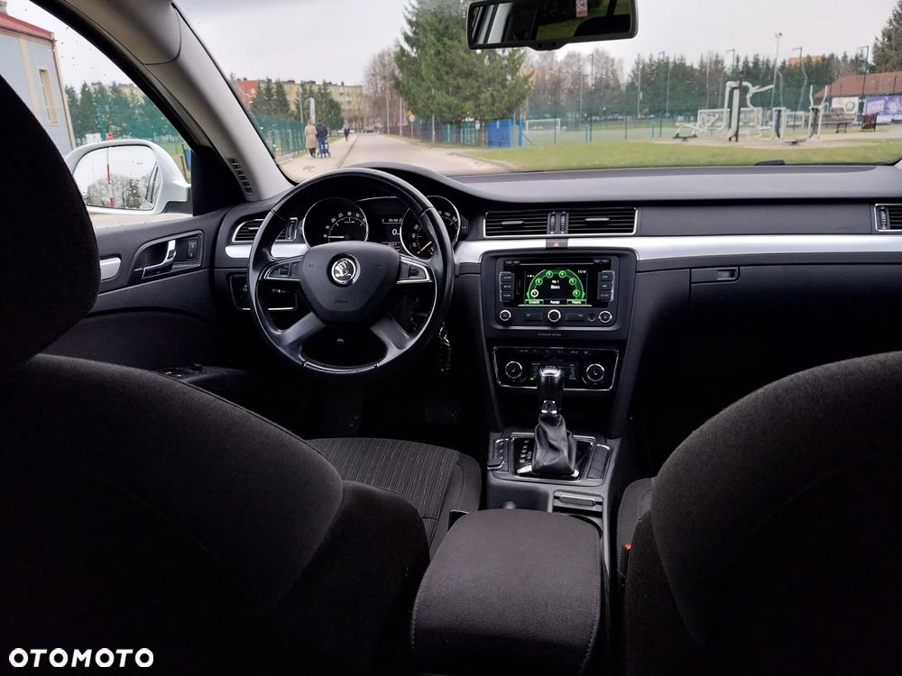 Skoda Superb 2.0 TDI DSG Exclusive - 5