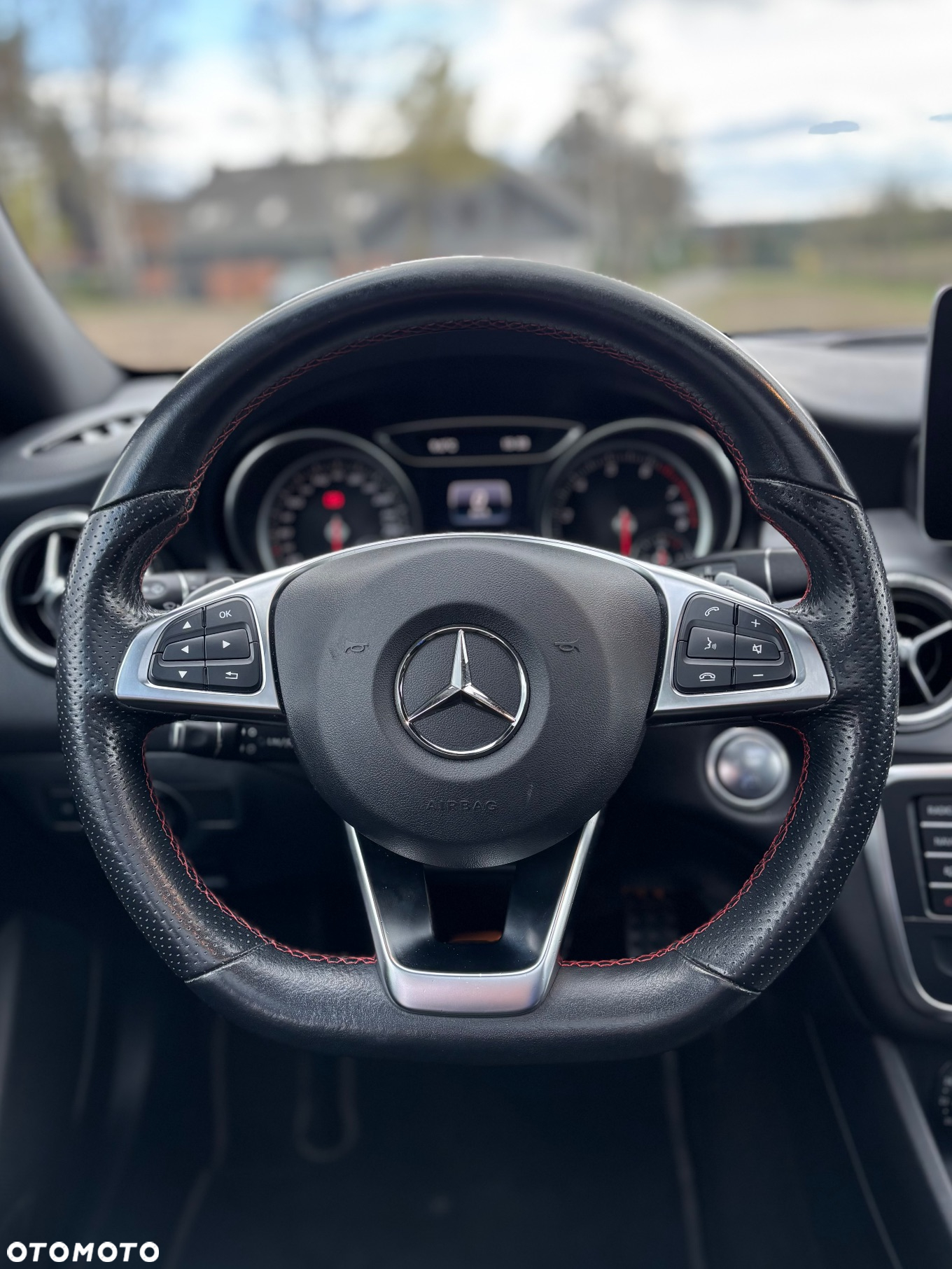 Mercedes-Benz CLA 180 7G-DCT - 4