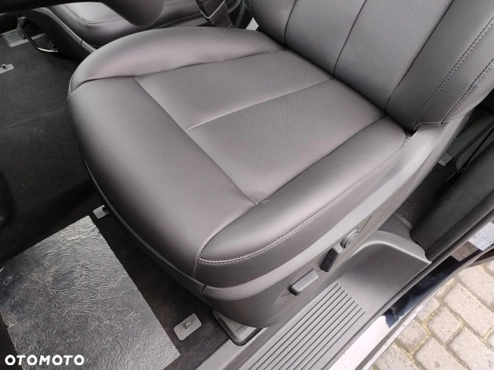 Hyundai Staria 1.6 T-GDI HEV Smart VIP - 12