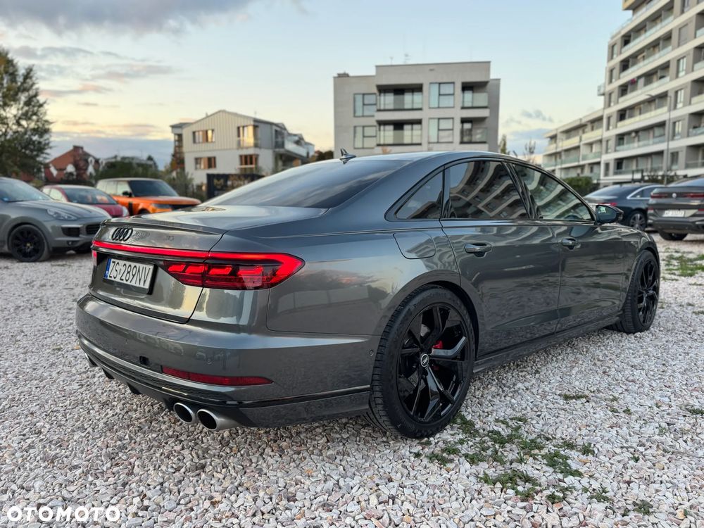 Audi S8 - 6