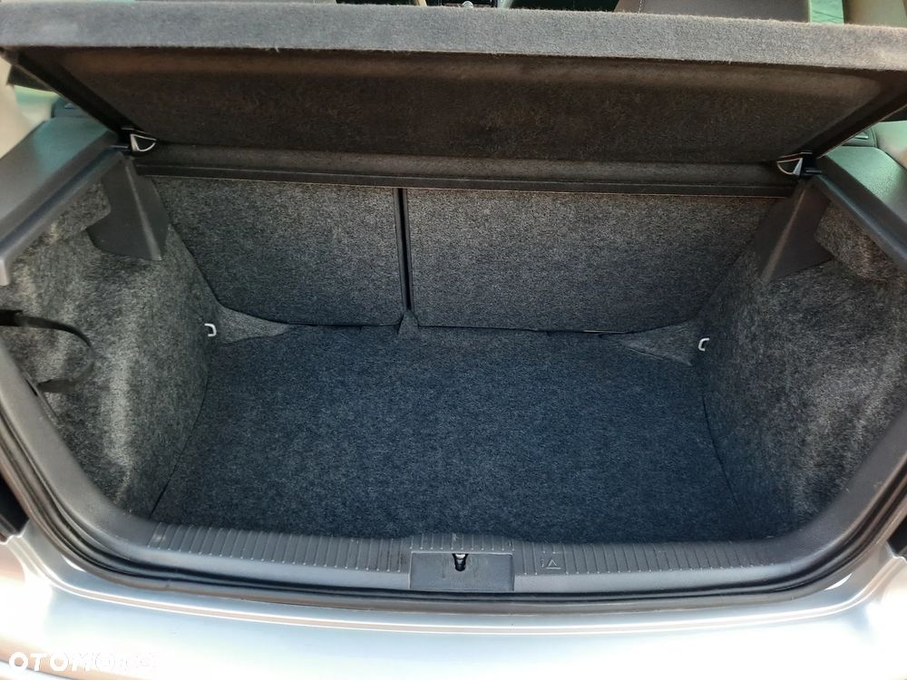 Volkswagen Polo 1.4 16V Comfortline - 30