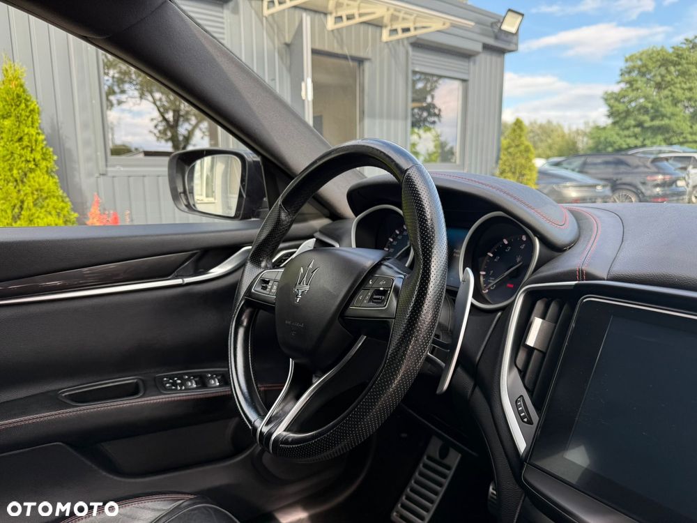 Maserati Ghibli GranSport - 19