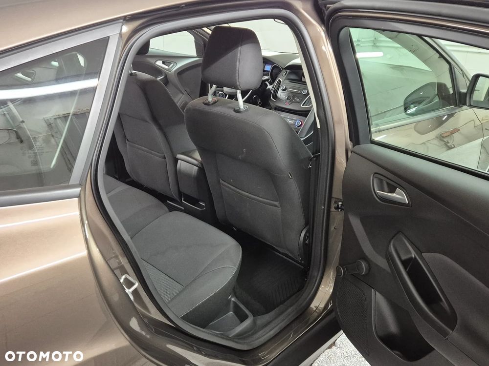 Ford Focus 1.6 Trend - 8