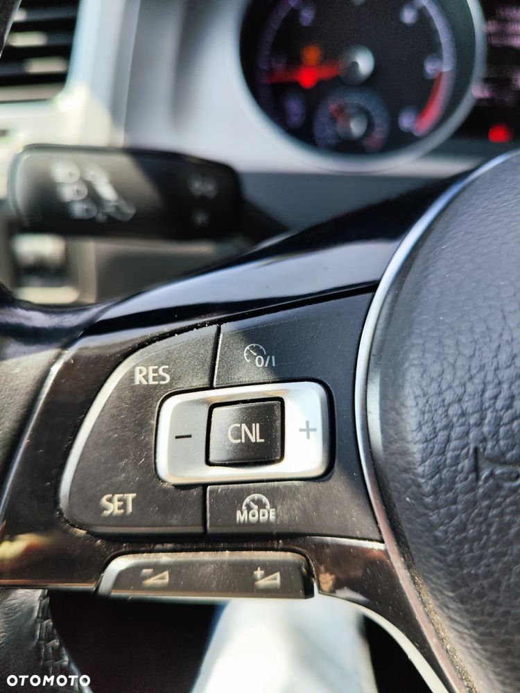 Volkswagen Golf - 15