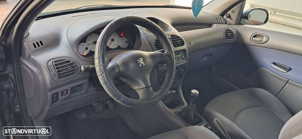 Peugeot 206 1.1 Color Line - 6