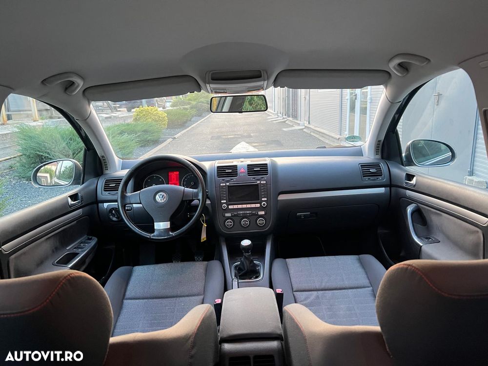 Volkswagen Golf - 6