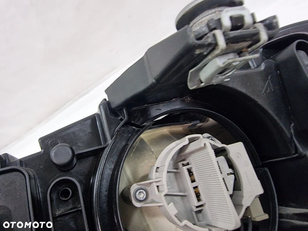 VW TOURAN II 5TA 15- PRAWA LAMPA PRZEDNIA PRZÓD , ZWYKŁA , NR 5TB941006A , NR AUKCJI LPP86 - 13