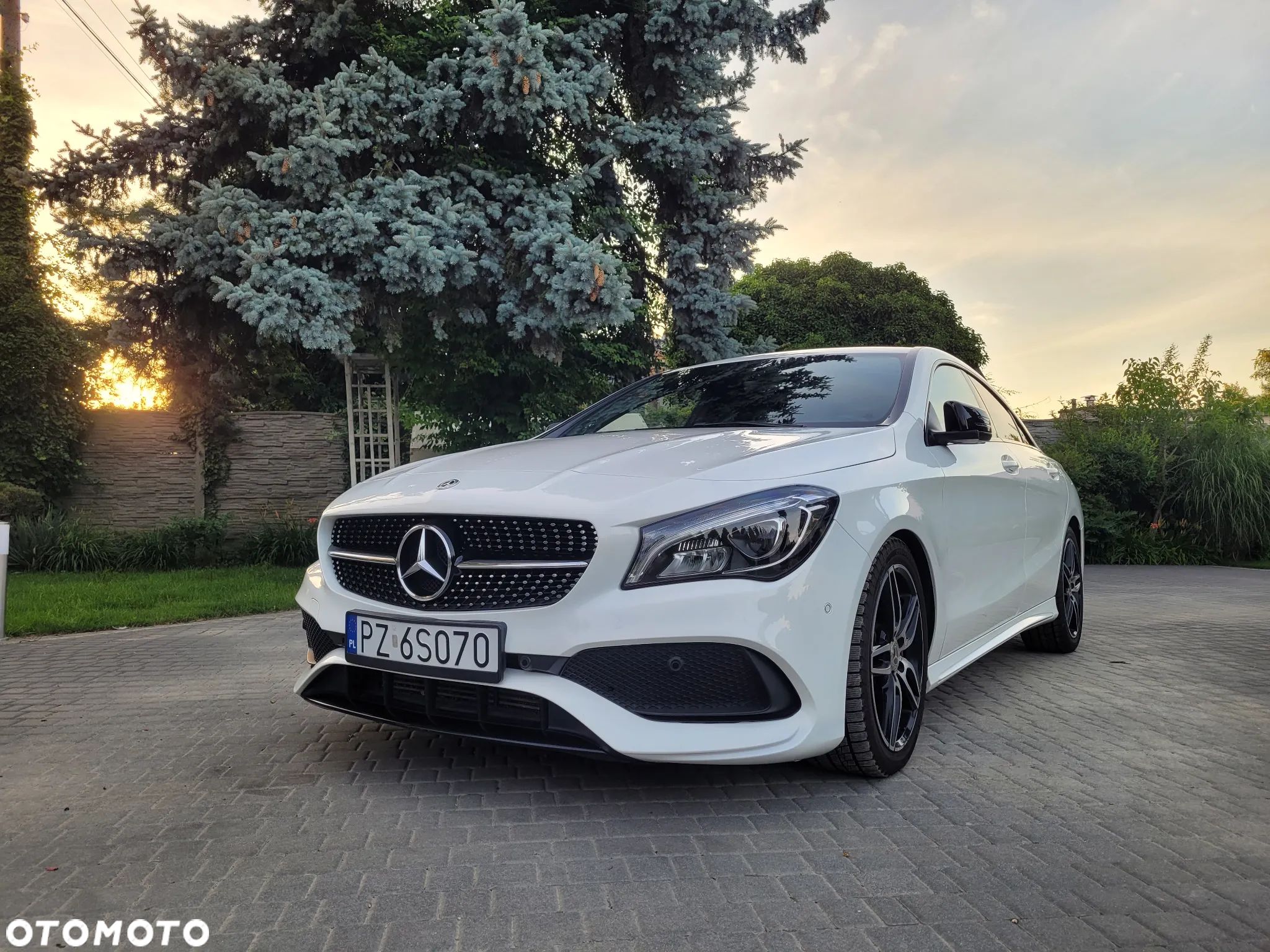 Mercedes-Benz CLA 200 7G-DCT AMG Line - 1