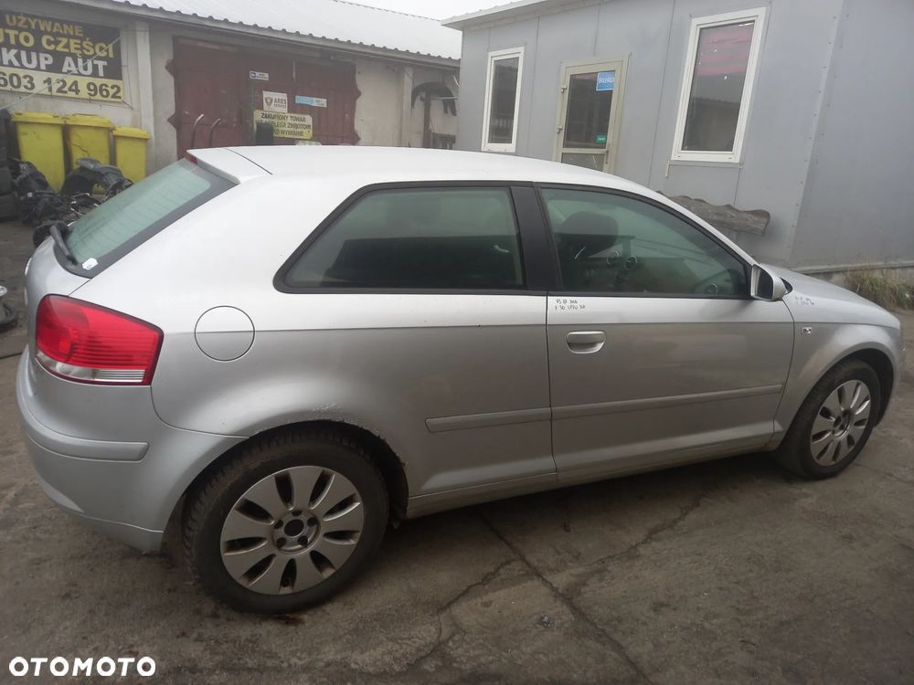 AUDI A3 8P DRZWI LEWE LY7W - 16