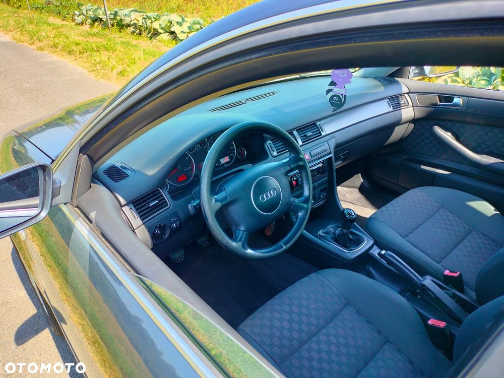 Audi A6 Limousine 2.4 - 12