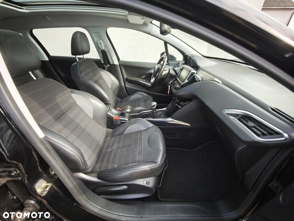 Peugeot 2008 e-HDi FAP 115 STOP & START Allure - 33