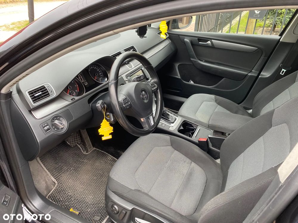 Volkswagen Passat - 10