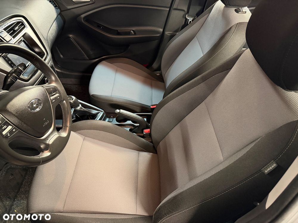 Hyundai i20 - 15