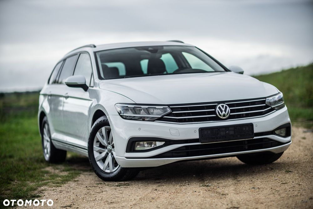 Volkswagen Passat 2.0 TDI SCR DSG Comfortline - 12