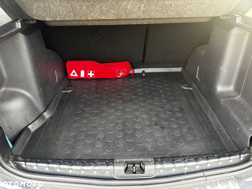 Dacia Duster 1.6 SCe Laureate S&S - 11