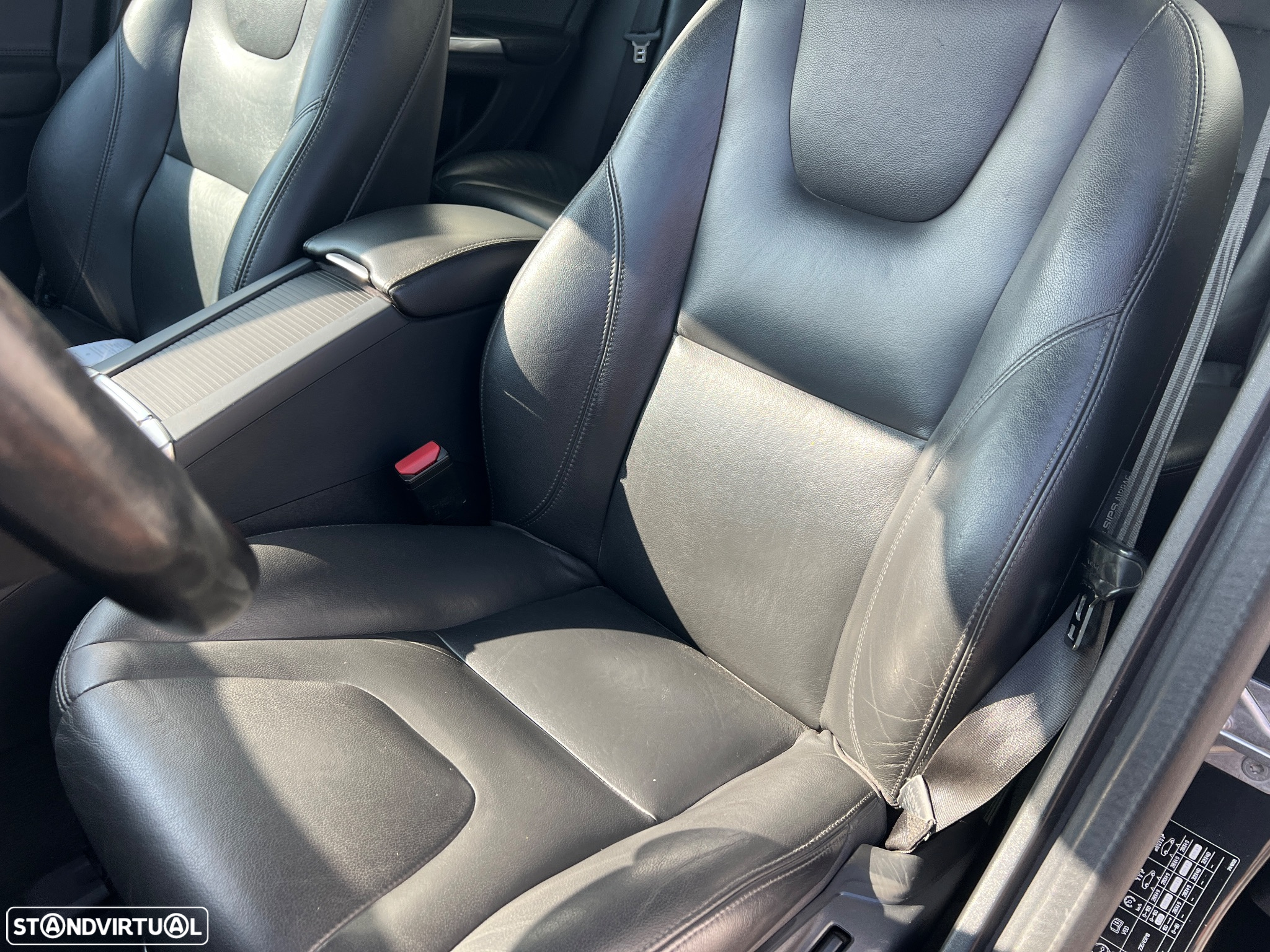Volvo V60 2.4 D6 R-Design Sum.AWD Phev - 13
