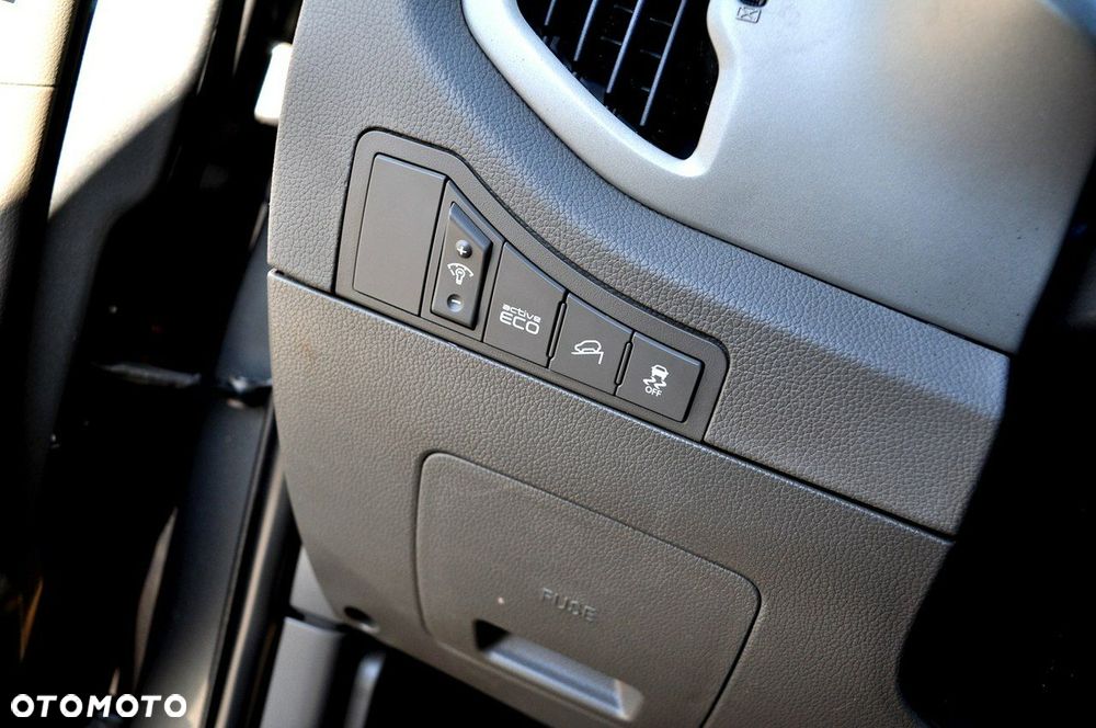 Kia Sportage 2.0 CRDI 4WD Automatik Spirit - 22