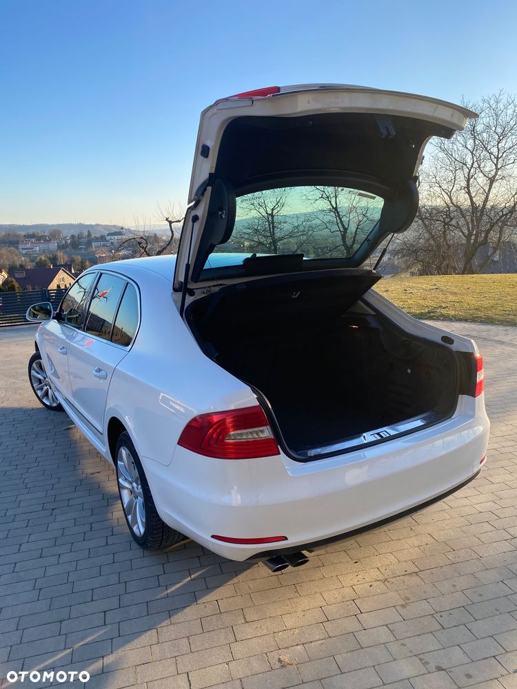 Skoda Superb 2.0 TDI 4x4 L&K DSG - 6