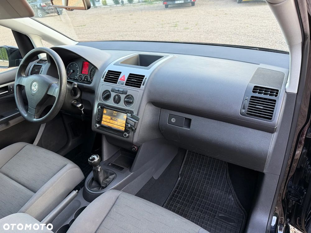 Volkswagen Touran - 13