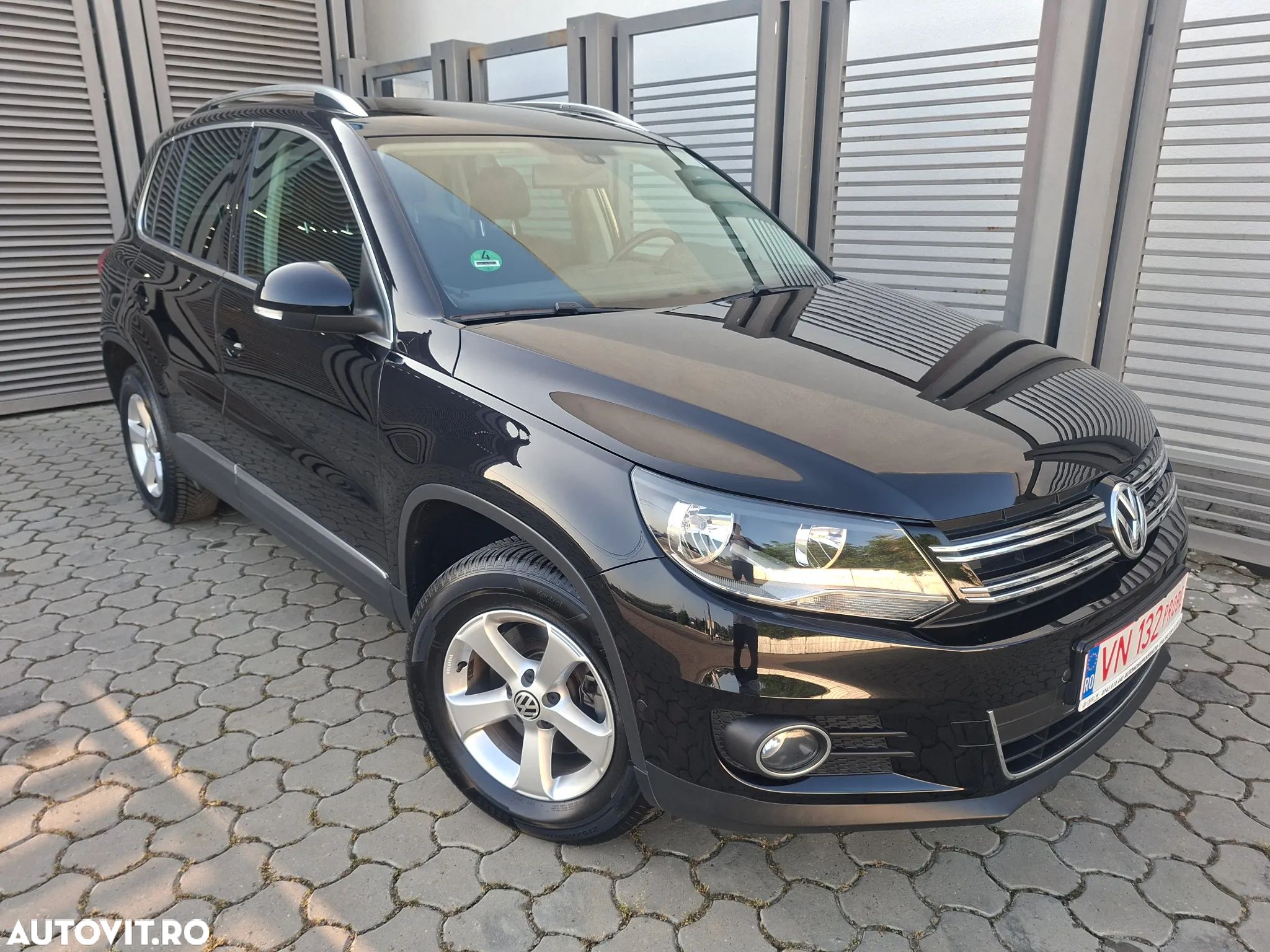 Volkswagen Tiguan 1.4 TSI BlueMotion Technology Sport & Style - 1