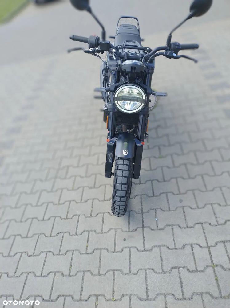 Husqvarna Svartpilen - 4