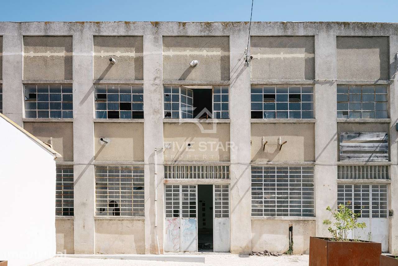 Prédio para recuperação - Projecto aprovado - Licença paga - Algés - Grande imagem: 2/15